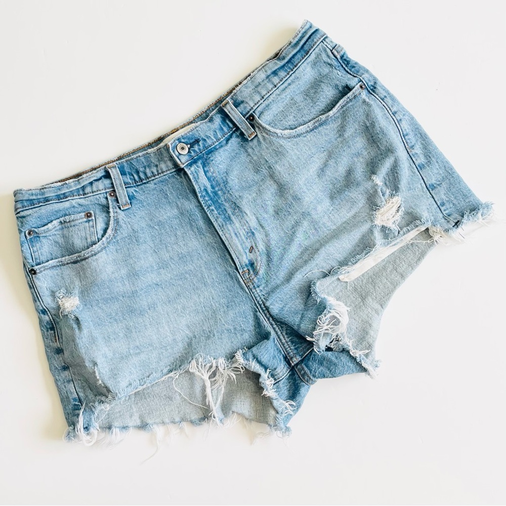 Abercrombie & Fitch SIZE 33 The Mom High Rise Shorts distressed blue